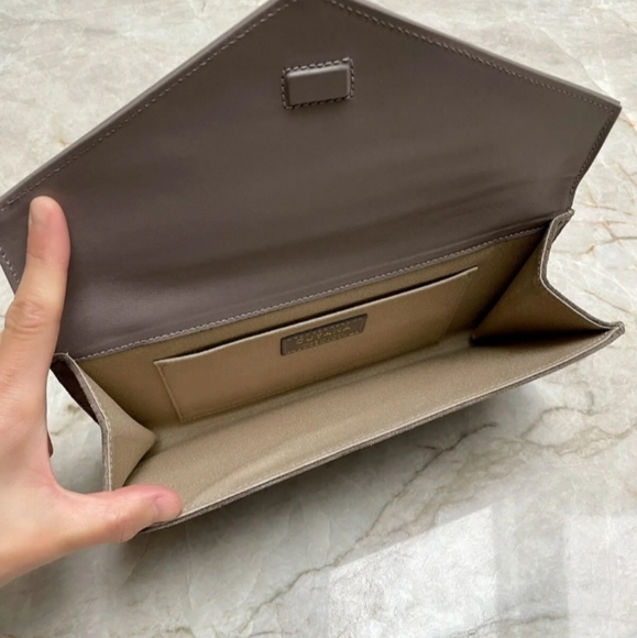 Cuyana Leather Brown Tan Beige Chain Clutch Crossbody Silver Chain - Picture 10 of 12